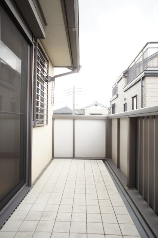 バルコニー　図面と現状に相違がある場合には現状を優先