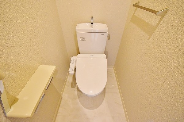 トイレ　★温水洗浄便座付トイレ★