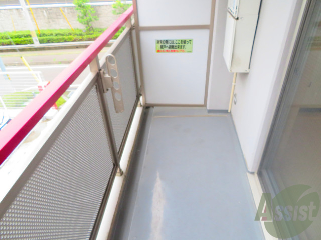 バルコニー　洗濯物がたくさん干せるバルコニーで嬉しいですね。