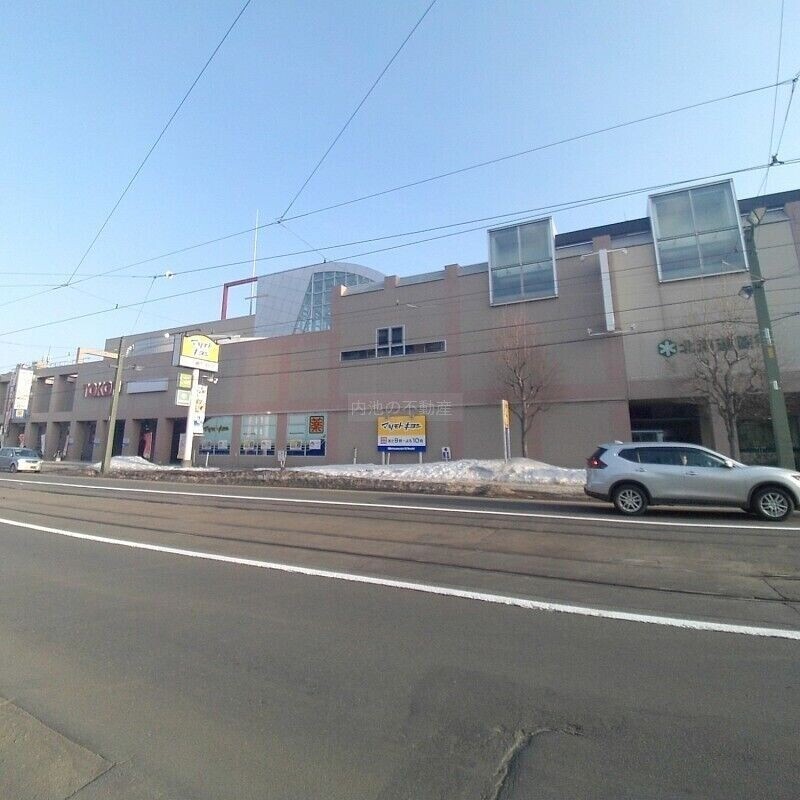 スーパー　東光ストアプロム山鼻店（スーパー）まで744m