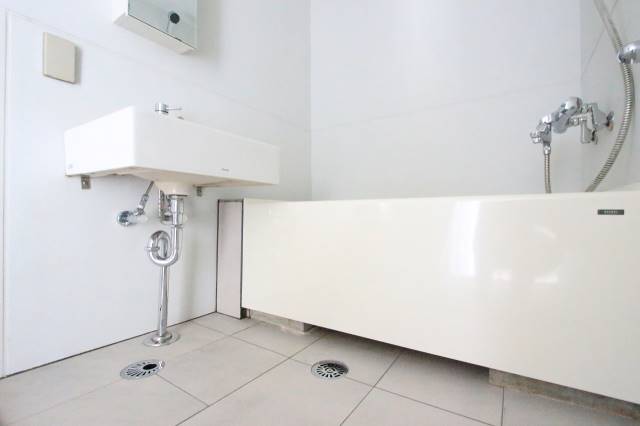 バス・シャワールーム　清潔お洒落バスルーム。