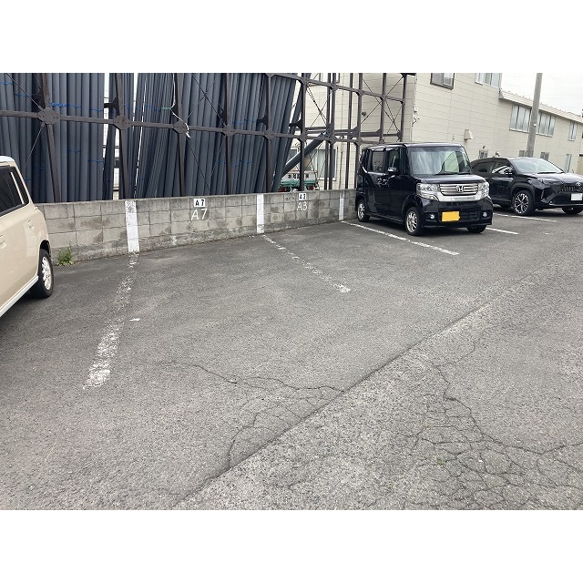 駐車場　駐車場