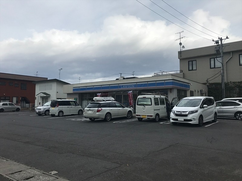 コンビニ　ローソン 弘前田園四丁目店（コンビニ）まで145m