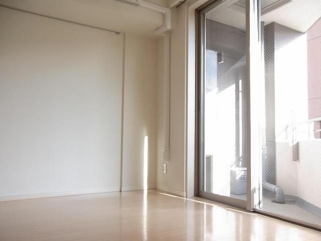 居室・リビング　明るい南向きのお部屋