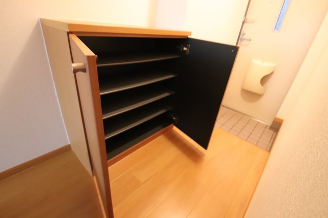 収納　シューズボックス