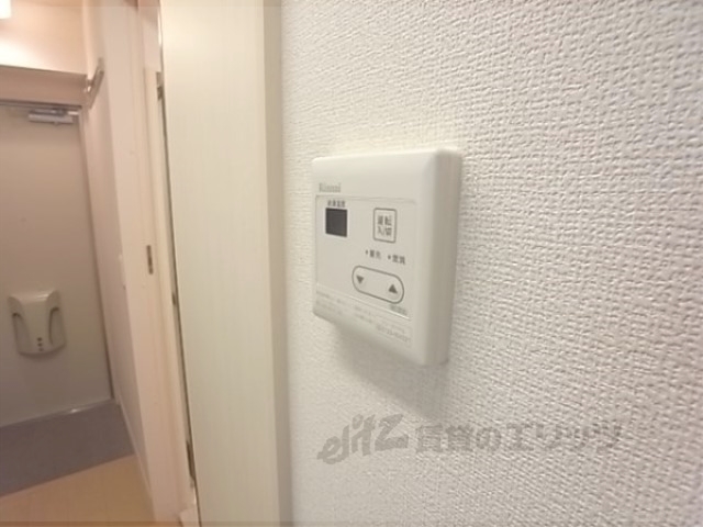 その他設備　給湯器リモコン