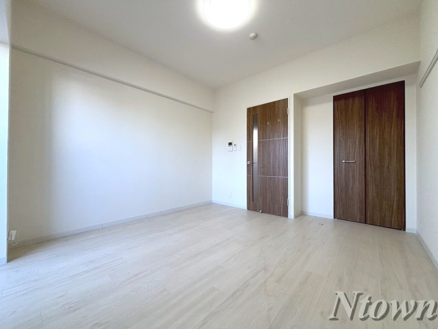 居室・リビング　こちらの居間で趣味の時間をお楽しみください