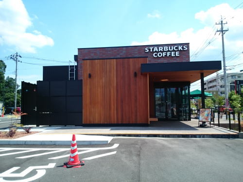 飲食店　スターバックスコーヒー 福井西環状 やしろ店（飲食店）まで658m