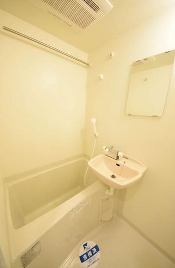 バス・シャワールーム　★洗面台付きバスルーム★