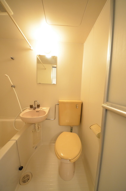 トイレ　★ユニットバスはお掃除も楽々★