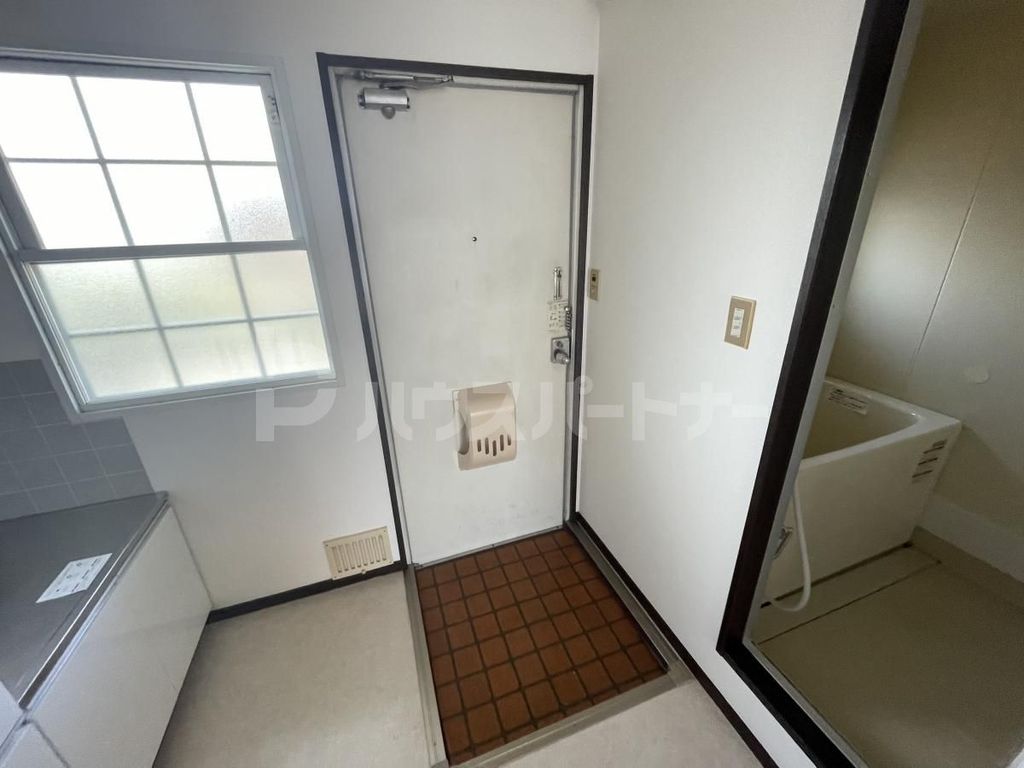 玄関　※参考画像