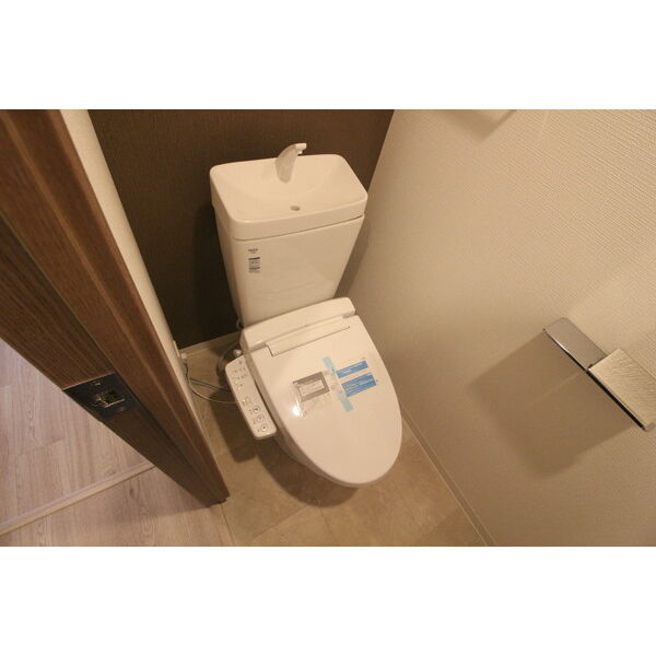 トイレ　※別部屋参考写真となります※