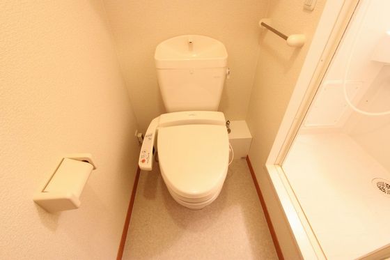 トイレ　※別号室のお写真です