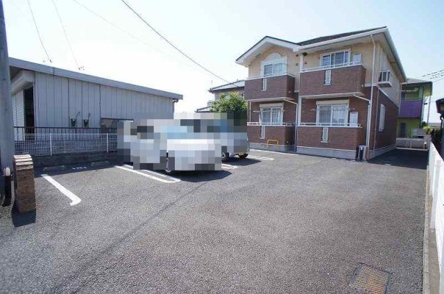 駐車場　車をお持ちの方に嬉しい駐車場付きの物件です