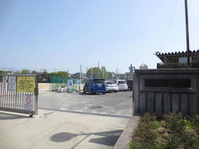 小学校　市立広川台小学校（小学校）まで220m