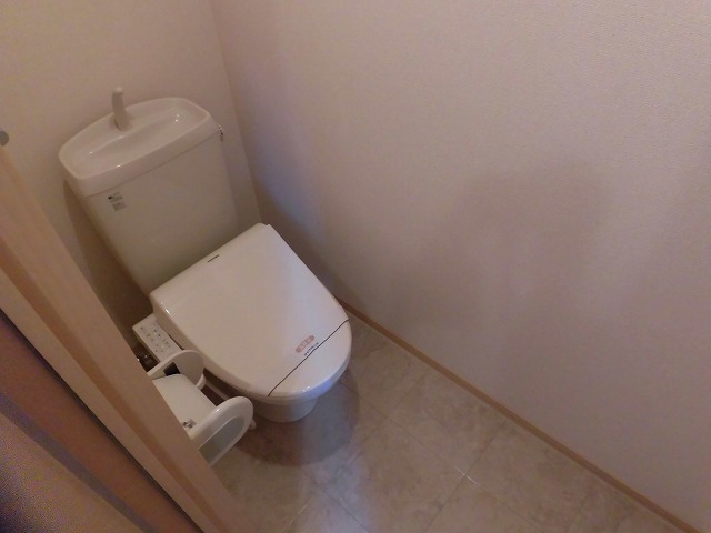 トイレ　温水洗浄便座付