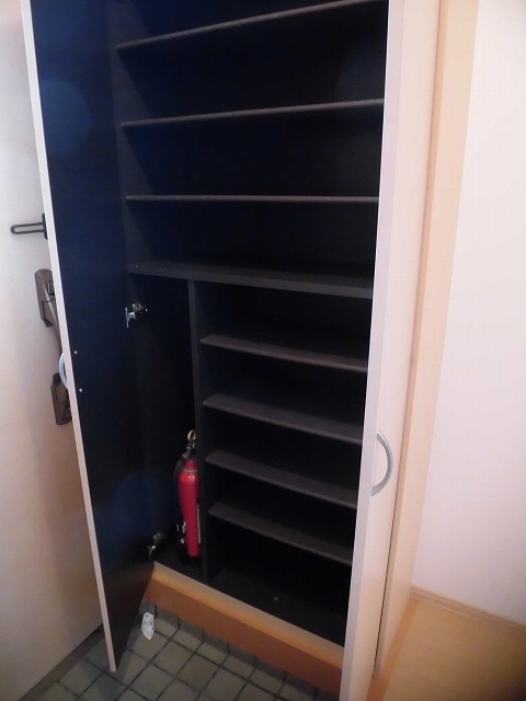 玄関　シューズボックス