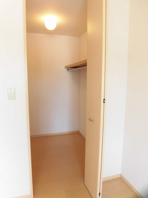 収納　ウォークインクローゼット