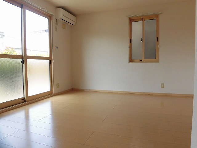 居室・リビング　14帖のリビング（１階）