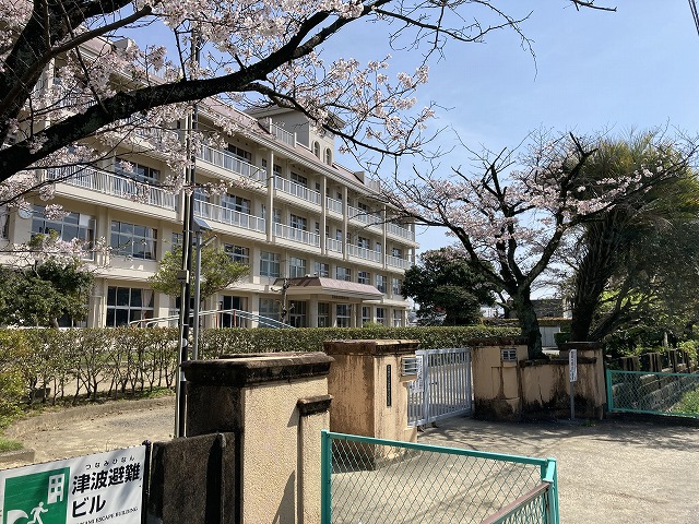 小学校　高知市立昭和小学校（小学校）まで924m