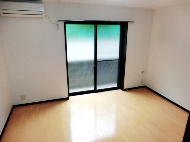 居室・リビング　エアコン付きで初期費用を抑えられます♪