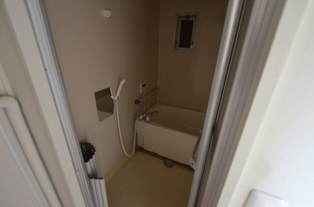 バス・シャワールーム　追い焚き機能付きバスでオススメ！