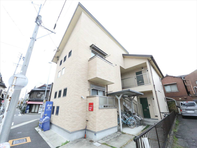 建物外観　外観　屋根付き駐輪場　集合ポスト有り