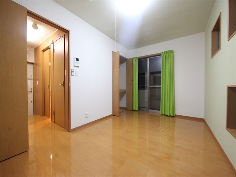 居室・リビング　洋室7.5帖　クローゼット付（収納充実してます）