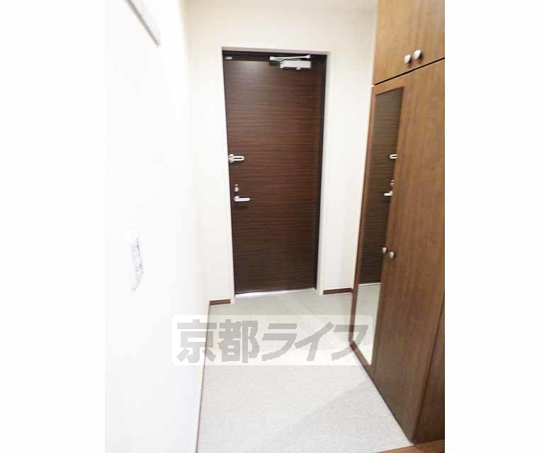 玄関　広々とした玄関です。