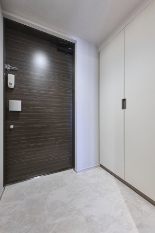 玄関　※参考写真