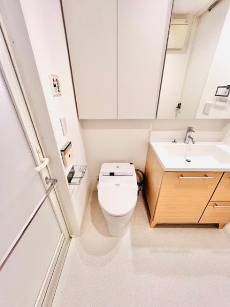 トイレ　落ち着いたトイレです