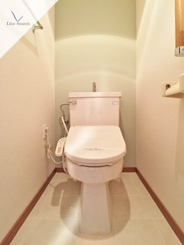 トイレ　別室の内装写真となります。 ※参考イメージ