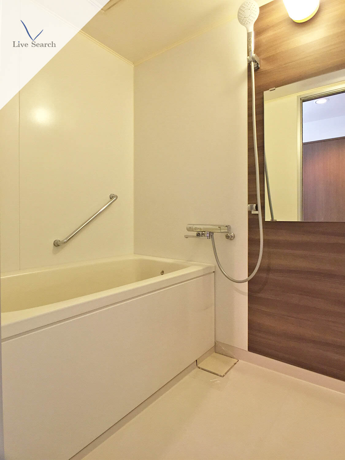 バス・シャワールーム　別室の内装写真となります。 ※参考イメージ