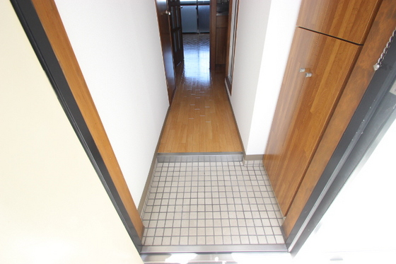 玄関　※別部屋の写真です