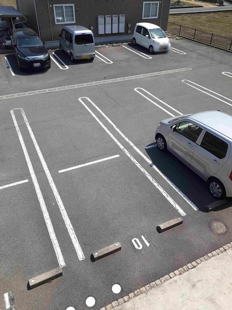 駐車場　駐車場