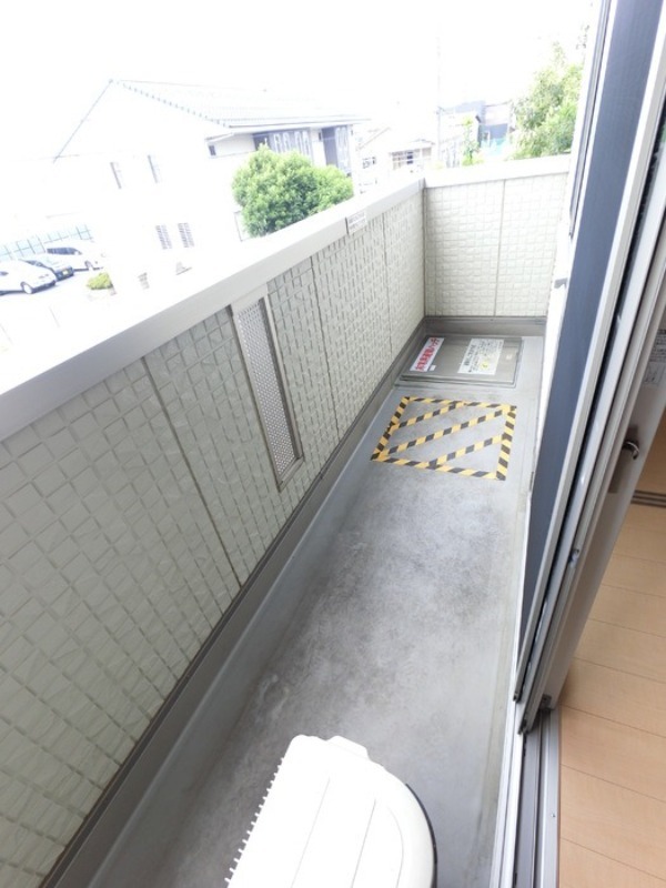 バルコニー　図面と現状に相違がある場合には現状を優先