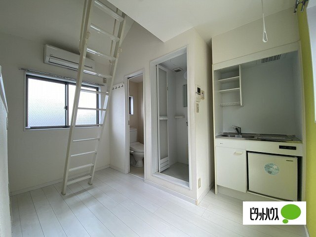 居室・リビング　別室写真参照