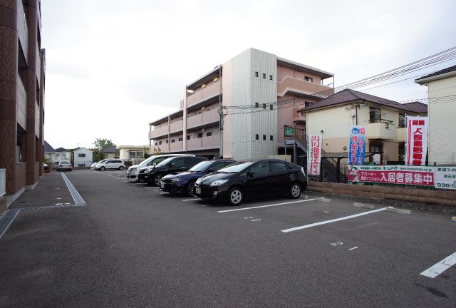 駐車場　駐車場