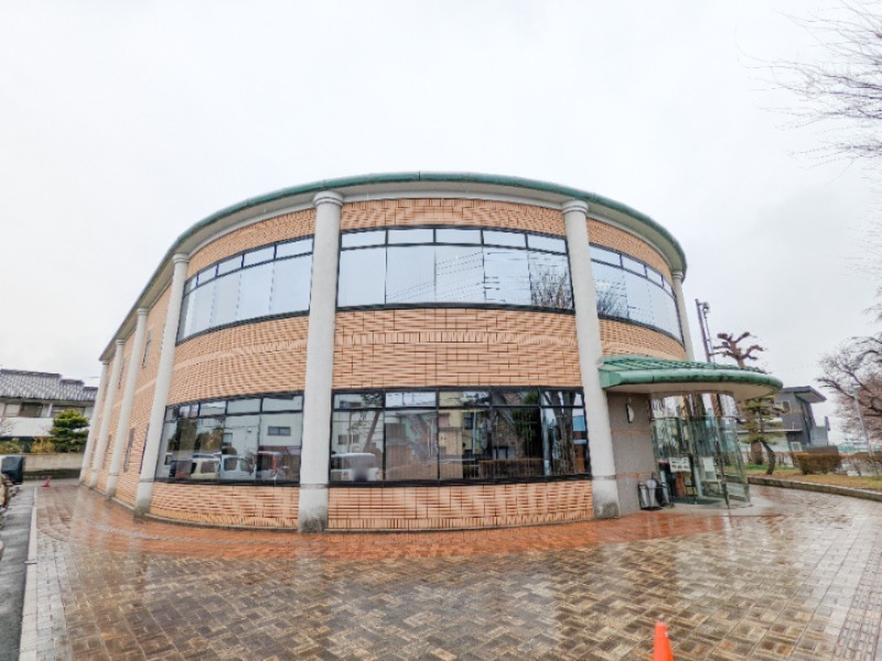 図書館　高崎市立群馬図書館（図書館）まで855m