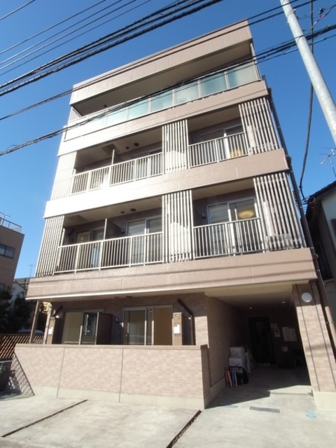 建物外観　４階建ての賃貸マンション