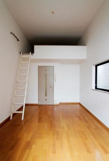 居室・リビング　・別号室参考写真