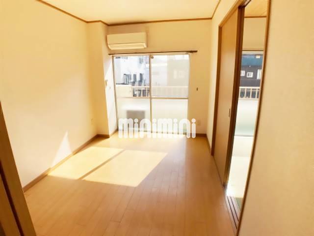 居室・リビング　エアコン付き６帖の洋室