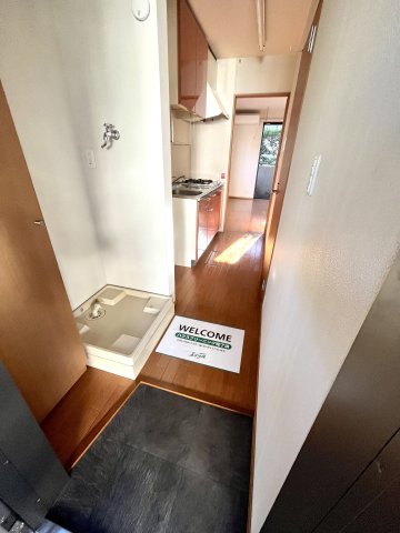 玄関　※退去前のため前回募集時写真となります