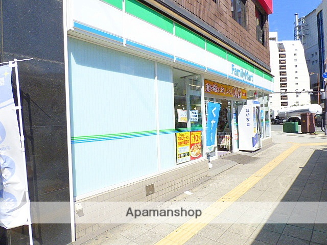 コンビニ　ファミリーマート（コンビニ）まで367m