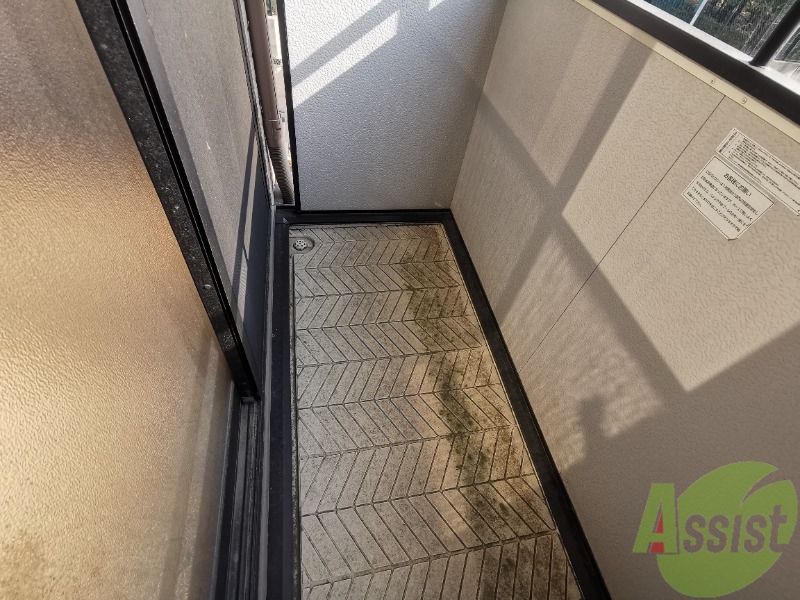 バルコニー　バルコニーです。洗濯物を干すのに困らなそうです。