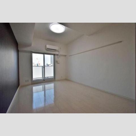 居室・リビング　室内