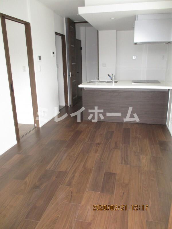 居室・リビング　同建物内、別のお部屋の参考写真になります。