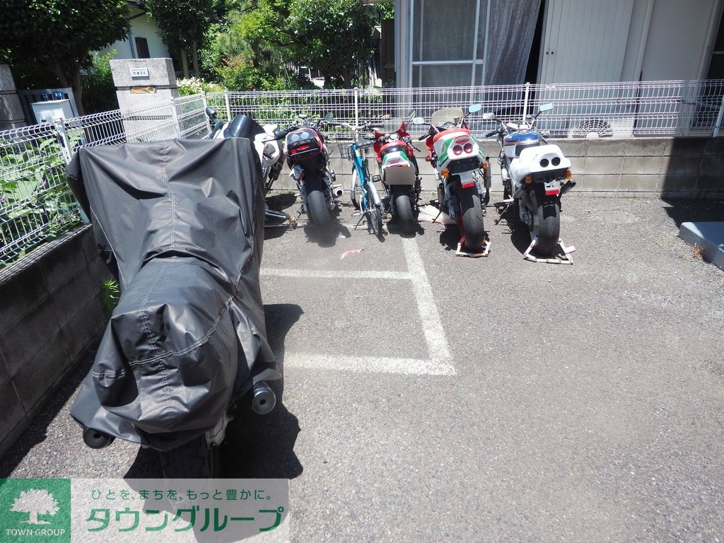 駐車場　駐車場