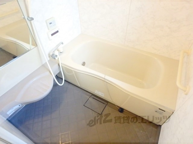 バス・シャワールーム　広々しています。