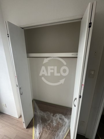 収納　レオンコンフォート新大阪ウインズ　クローゼット